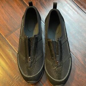 Easy spirit Black Slip-On women’s Shoes,10